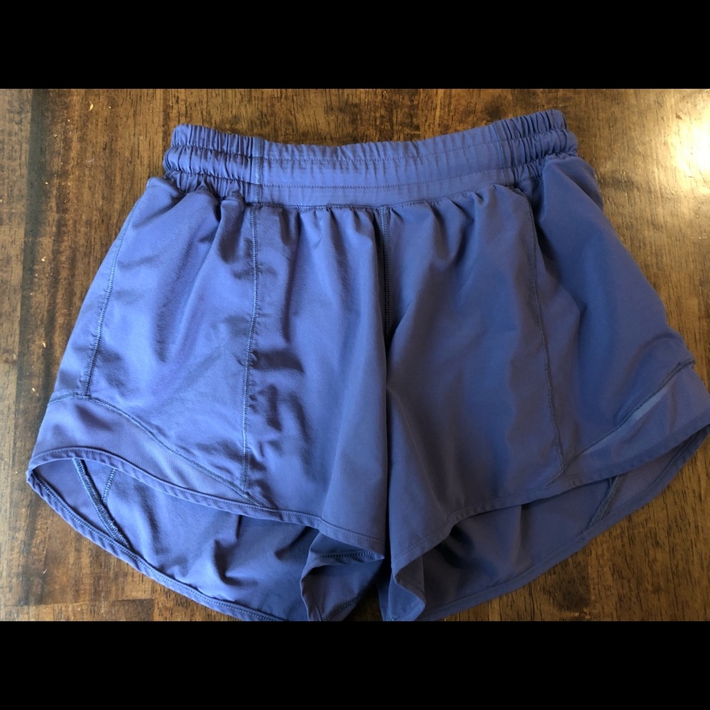 Lululemon size 6 hotty hot shorts
